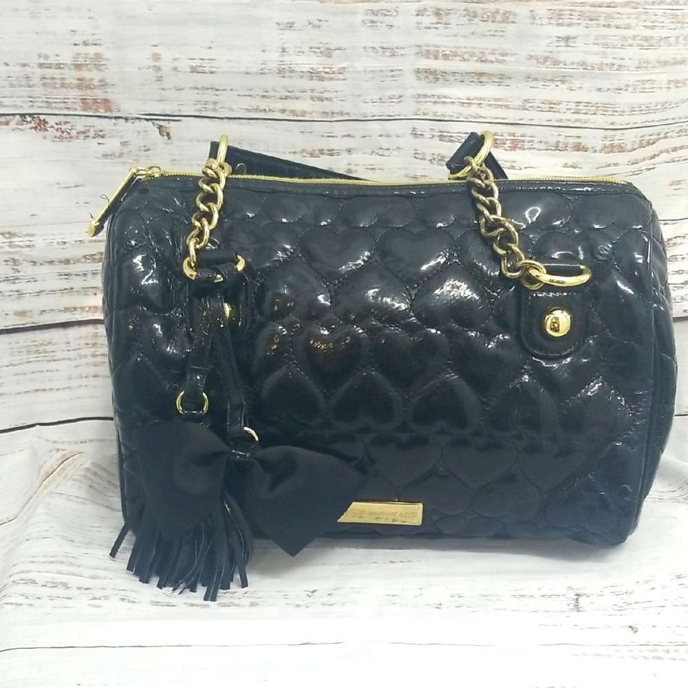 🎉HP🎉Betsy Johnson Black Quilted Heart Handbag with Gold Accents